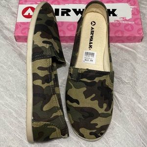 NWT Airwalk Dream in Camouflage size 7.5